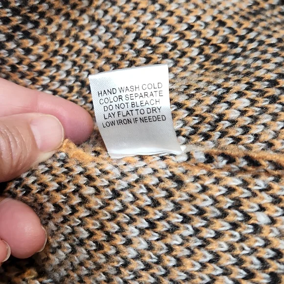 Bibi Aztec sweater Size S - Picture 10 of 11